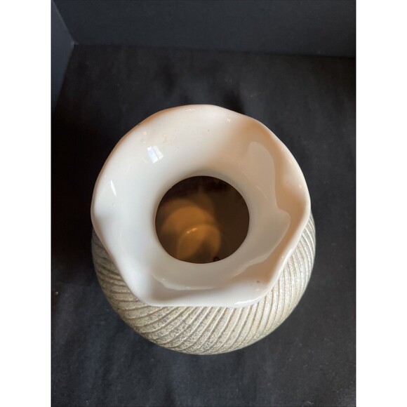 Vintage Shawnee Pottery Round 6" Vase Cream Gold Swirl Speckle Ruffle MCM 1409 - Picture 5 of 10